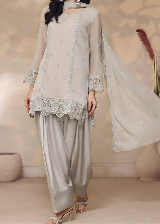 SMOKEY ELEGANCE – Embroidered Chiffon Unstitched 3PC Suit.