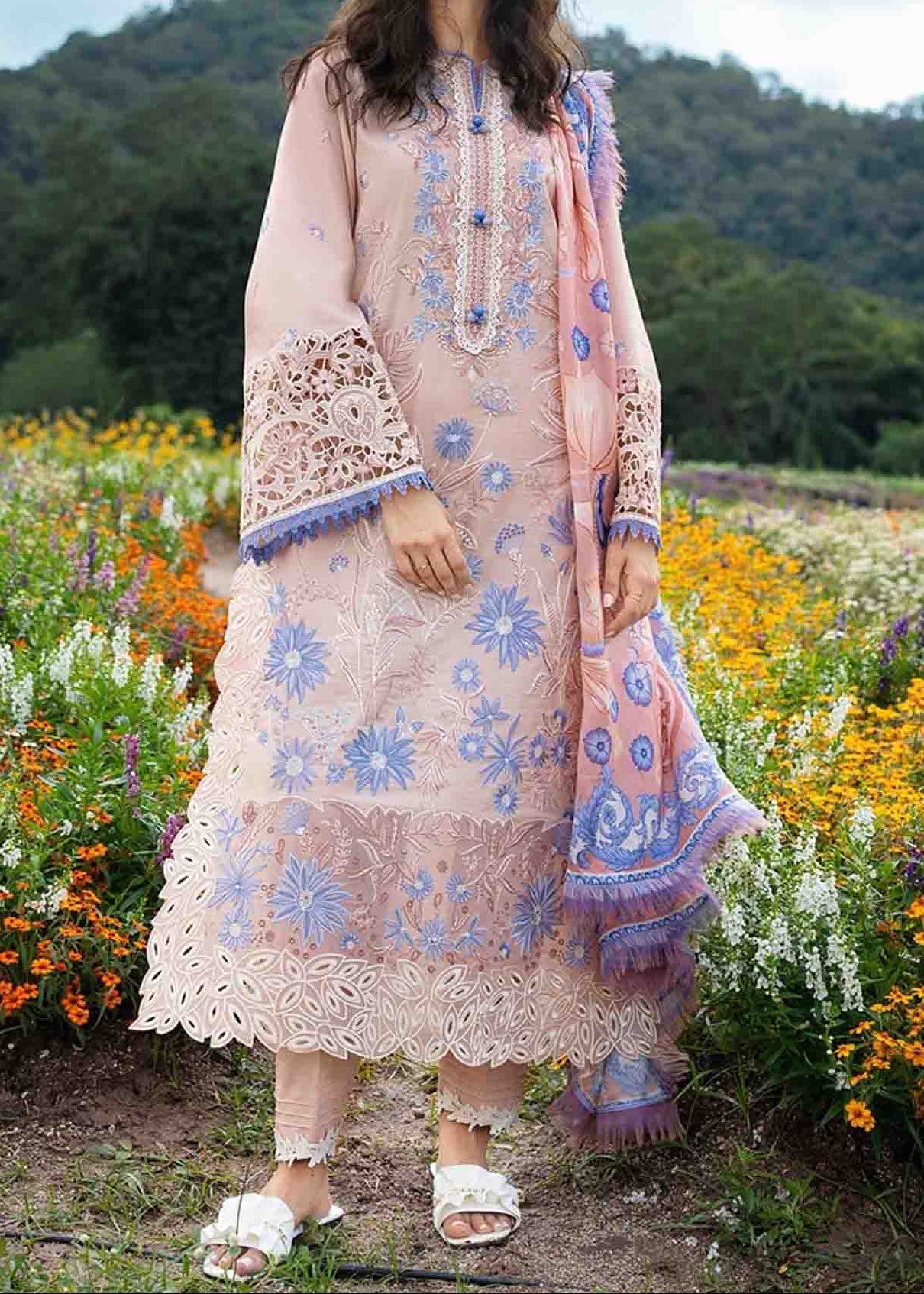 Choices S1426 - Embroidered 3pc Lawn Dress With Printed Lawn Dupatta.