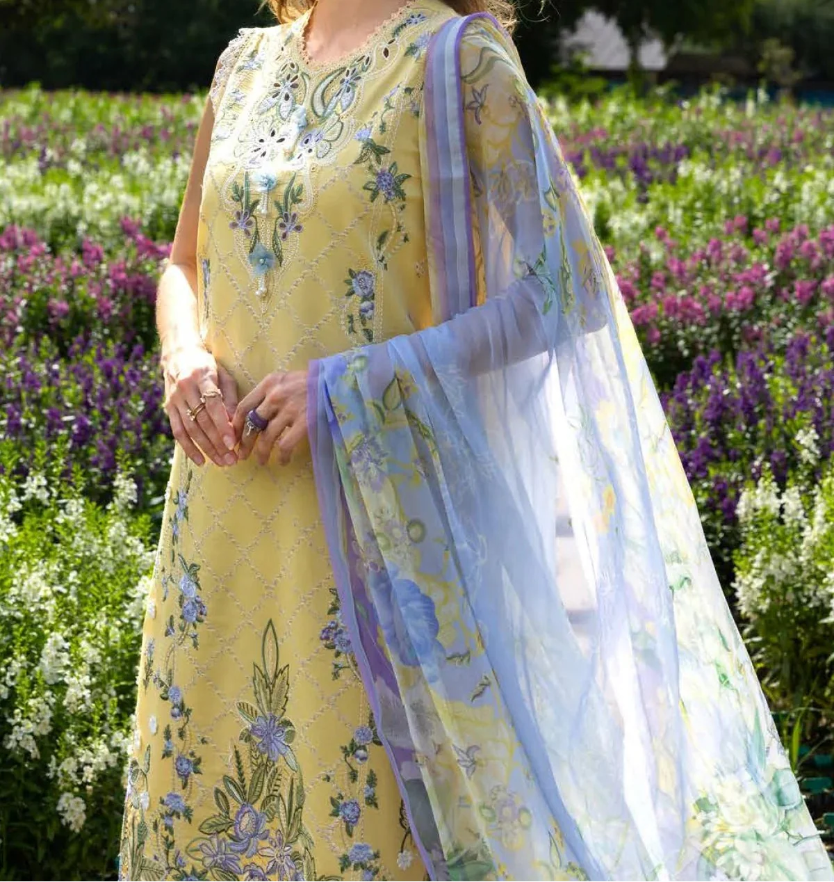 Choices S1429 - Embroidered 3pc Lawn Dress With Printed Lawn Dupatta.