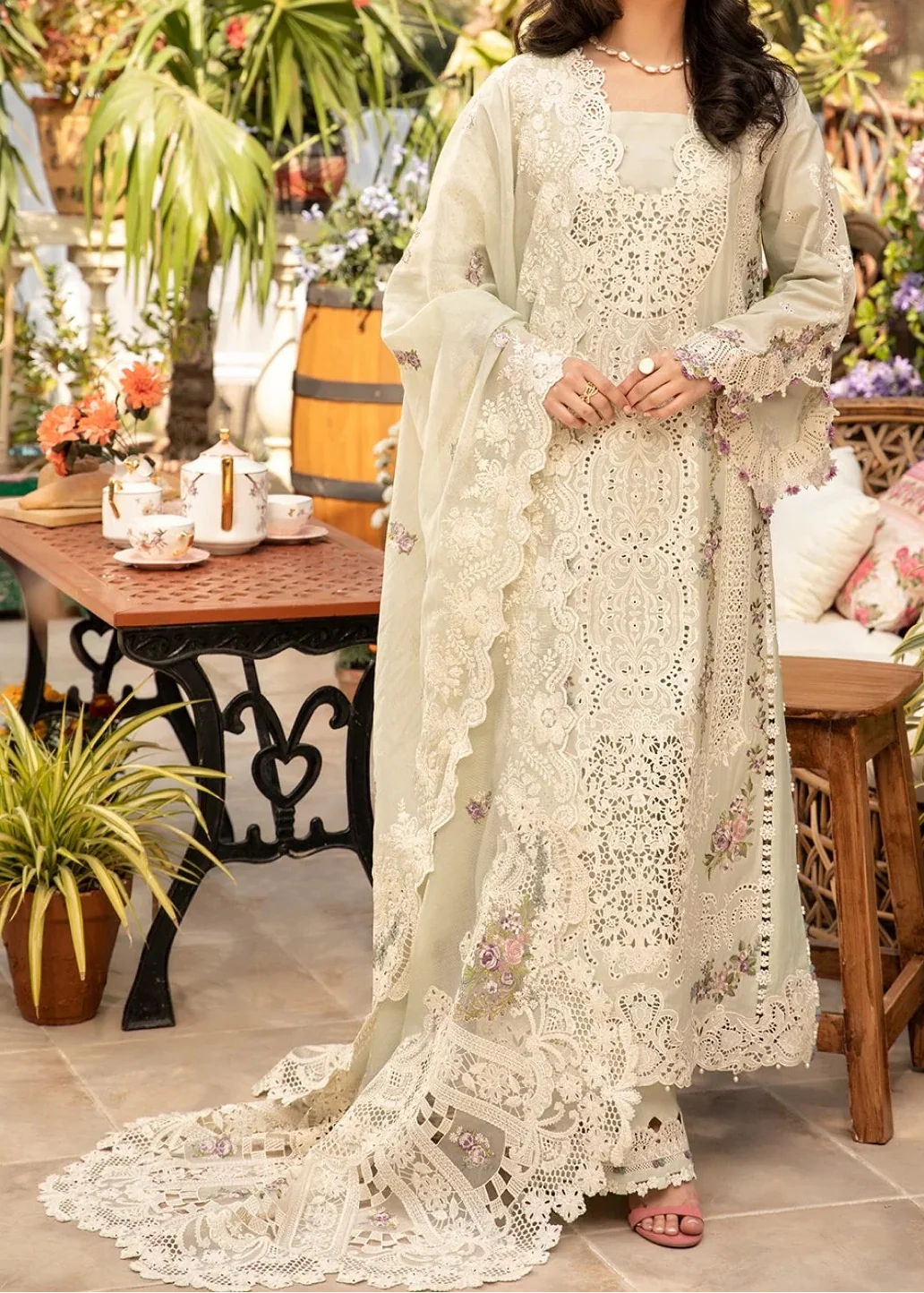 Choices S1428 - Embroidered 3pc CHIKANKARI Lawn Dress With Embroidered Chiffon Dupatta.