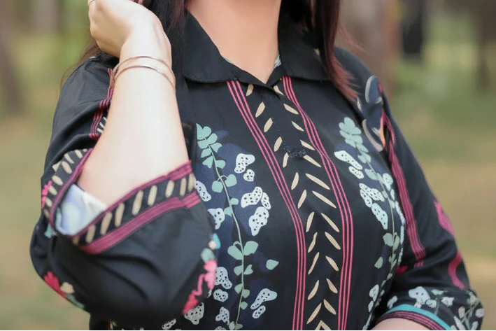 Choices W960- Digital Printed 2pc Karandi Dress.