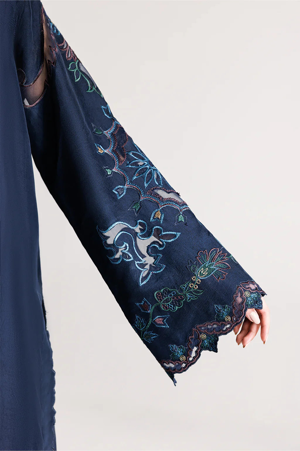 Choices S1474 - Embroidered 3pc Lawn Dress With Embroidered Chiffon Dupatta.