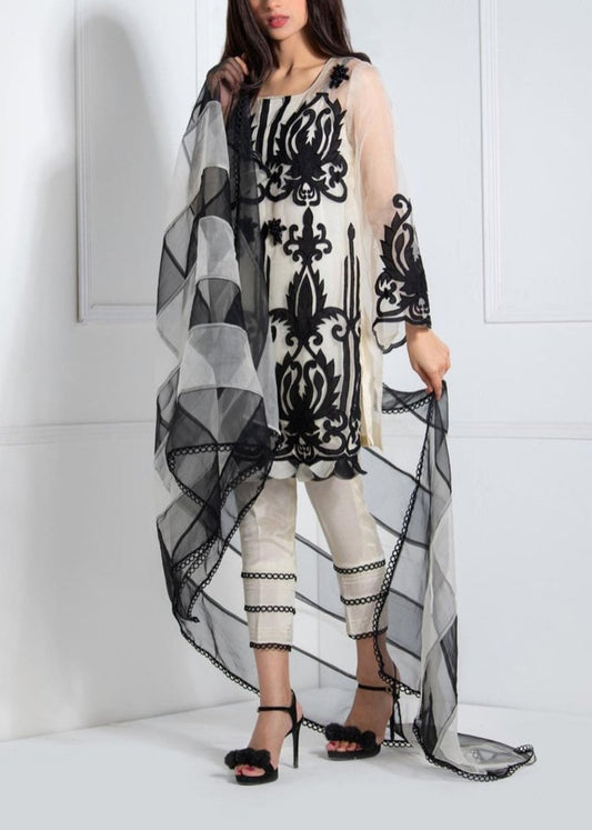 Choices W552-Embroidered 3pc Organza dress With Printed Organza Duppata. Choicesstore.pk