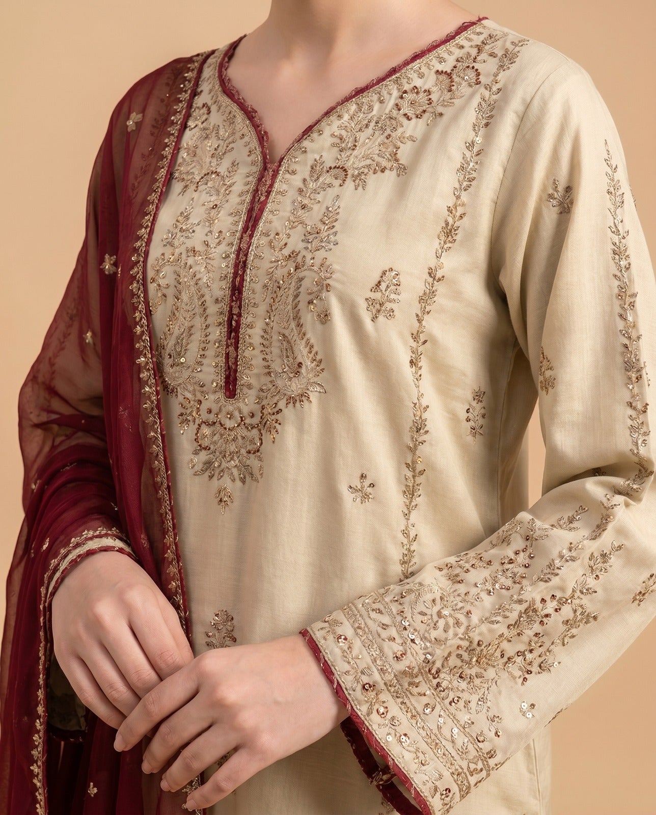 Choices S1433 - Embroidered 3pc Lawn Dress With Embroidered Chiffon Dupatta.